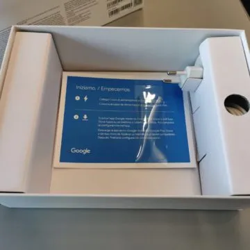 Presa di contatto e unboxing di Google Nest Hub, domotica, informazioni e video in 7″
