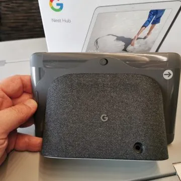 Presa di contatto e unboxing di Google Nest Hub, domotica, informazioni e video in 7″