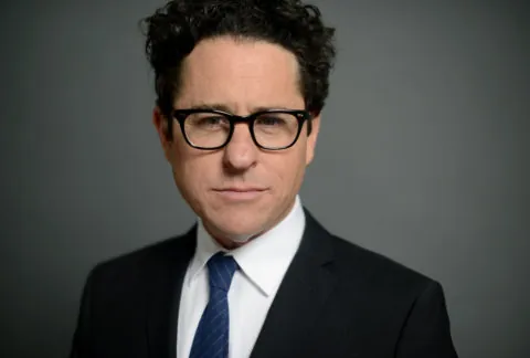 Apple dice addio a Bad Robot: la Warner acquisisce la società di JJ Abrams Apple dice addio a Bad Robot: la Warner acquisisce la società di JJ Abrams