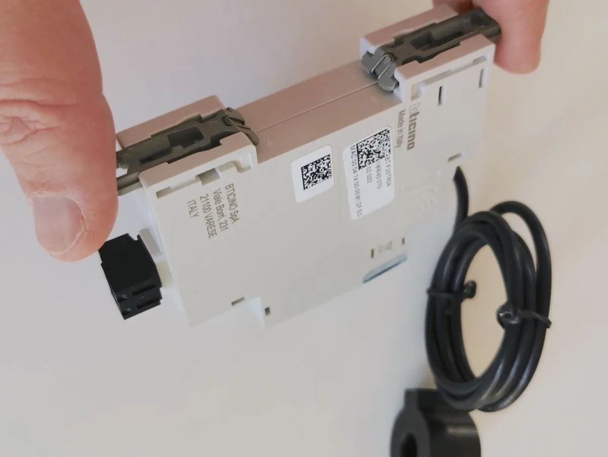 Come misurare i consumi dell’impianto elettrico con la domotica Bticino Living Now su iOS e Android e DIN FT20T60A