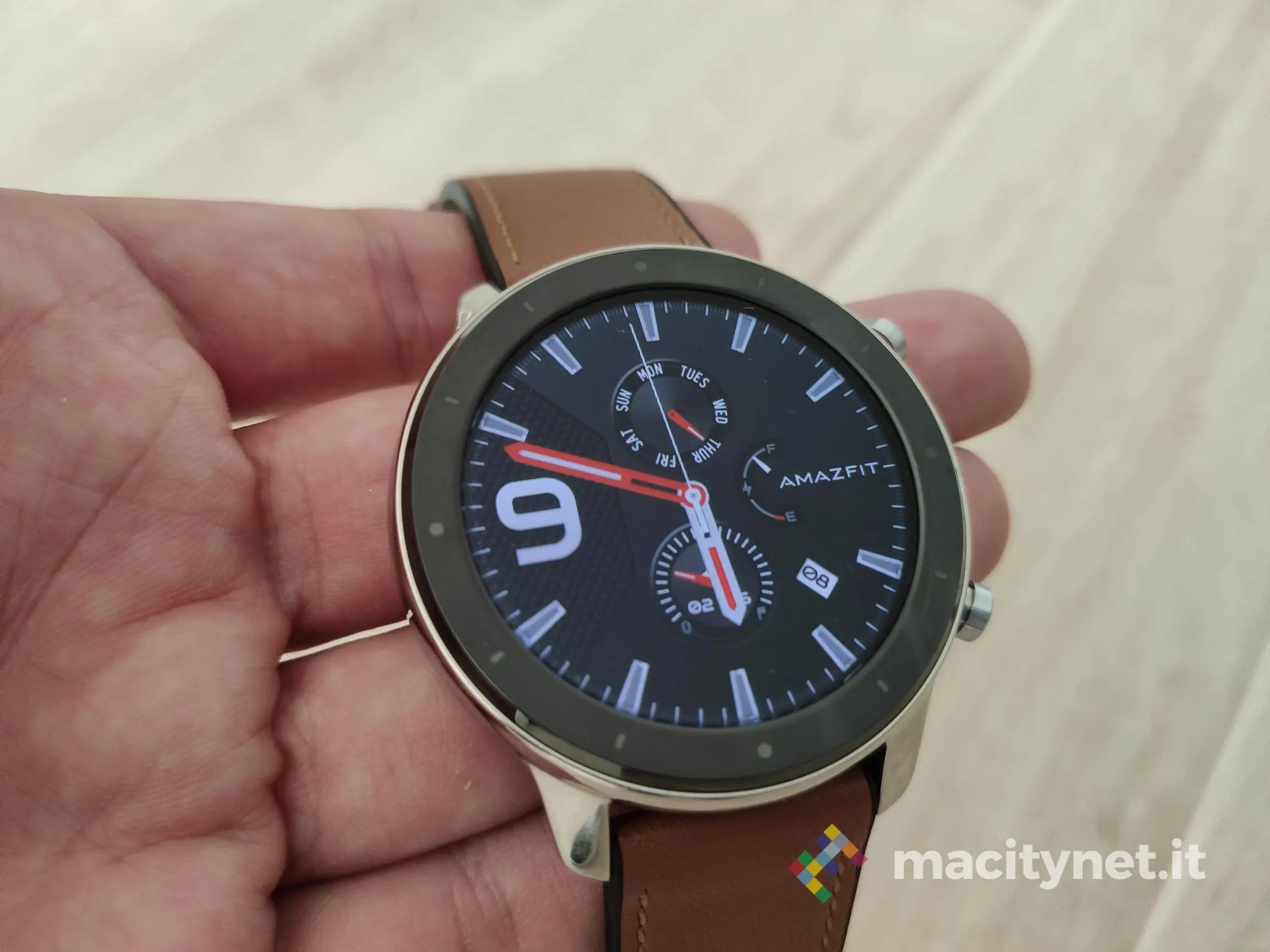 Recensione Amazfit, l’eleganza al polso Recensione Amazfit, l’eleganza al polso