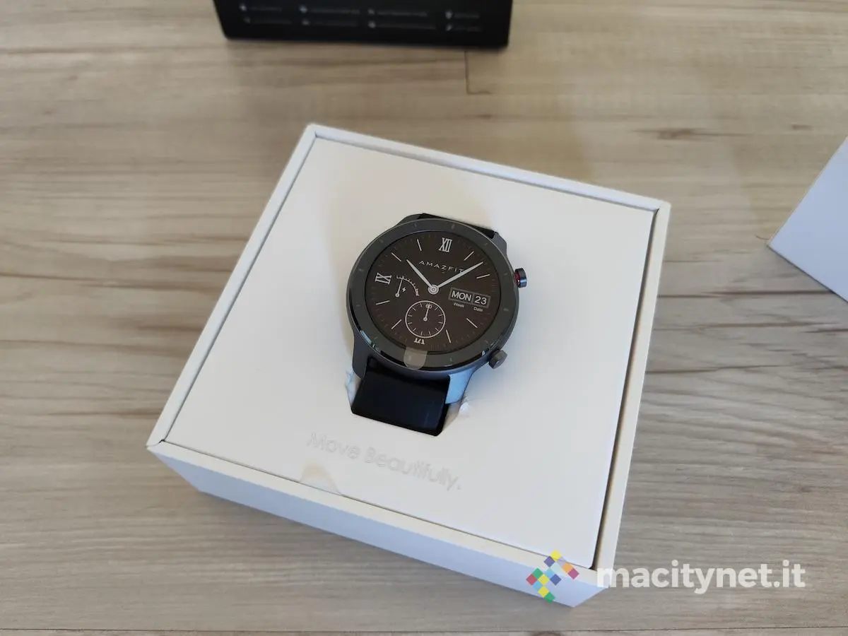 Amazfit GTR 42 mm, unboxing e prime impressioni Amazfit GTR 42 mm, unboxing e prime impressioni