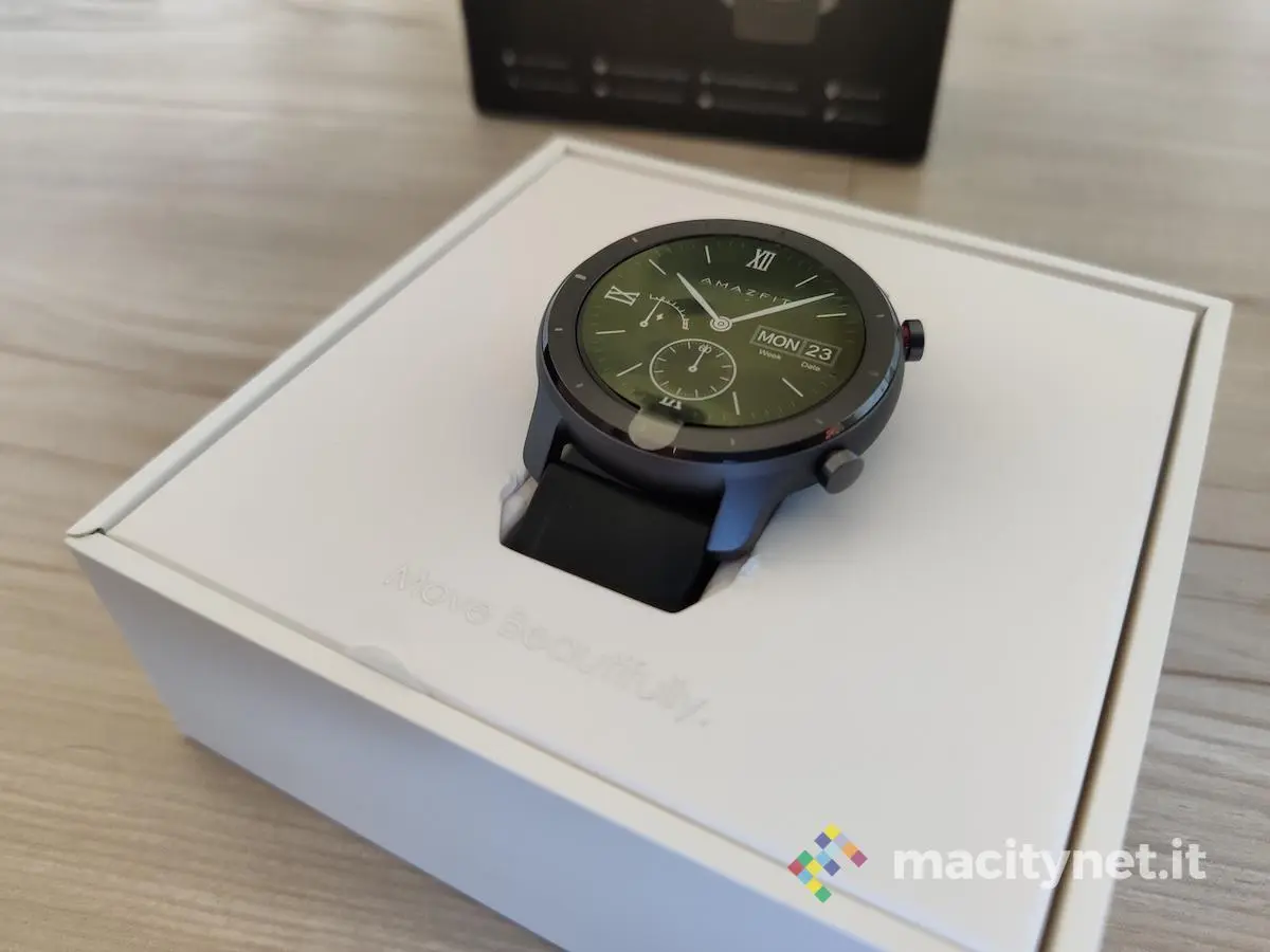Amazfit GTR 42 mm, unboxing e prime impressioni Amazfit GTR 42 mm, unboxing e prime impressioni