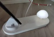 In prova Utorch B06, la tripla dock di ricarica USB-C, micro USB e wireless con lampada notturna In prova la dock di ricarica con lampada notturna