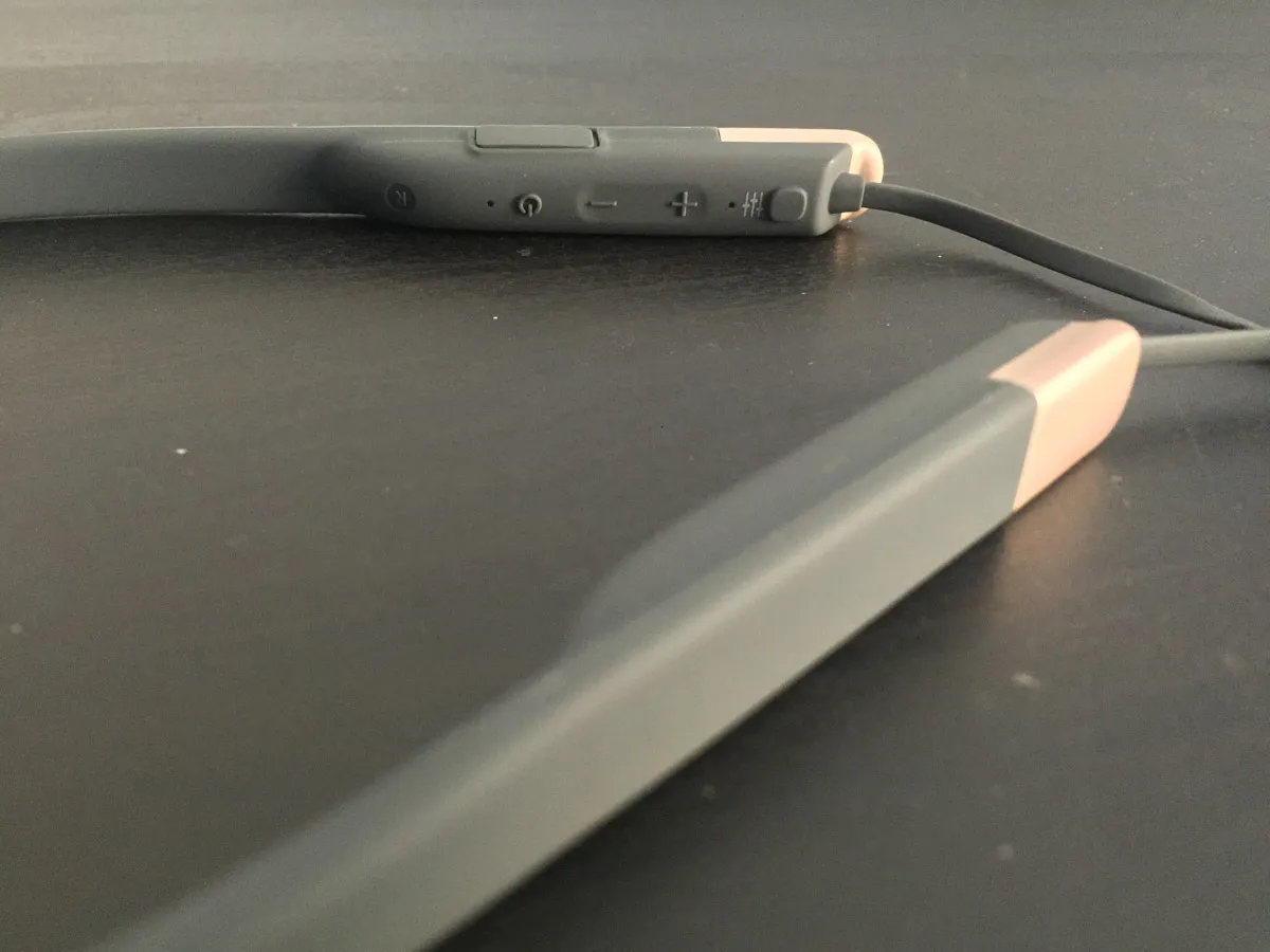 Recensione Aukey EP-B33, auricolari con collarino ed equalizzatore incorporato Recensione Aukey EP-B33, auricolari con collarino ed equalizzatore incorporato