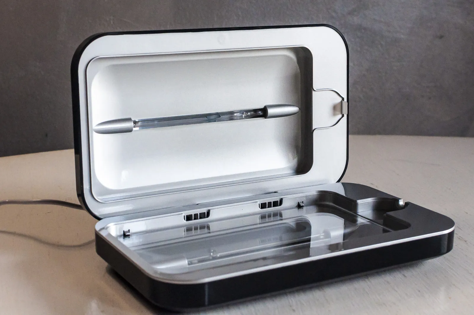 PhoneSoap 3.0, recensione del pulisci smartphone da camera