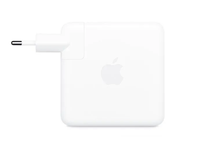 MacBook Pro da 16 pollici include un alimentatore USB-C da 96 W, separatamente euro costa 89