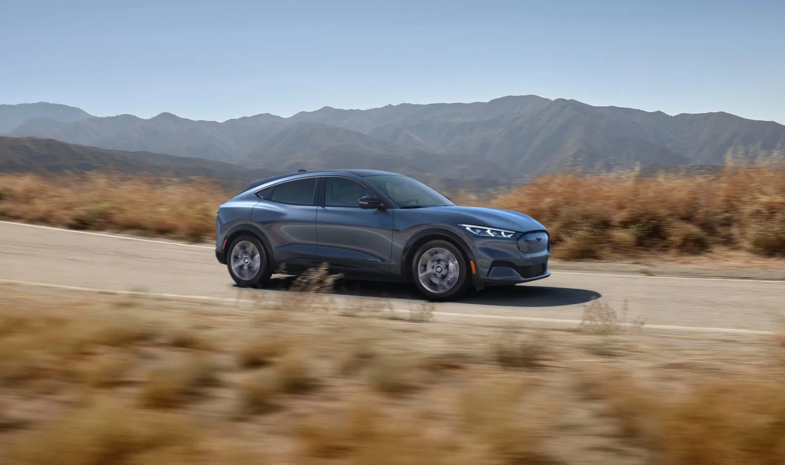 Ford prova a sfidare Tesla con la Mustang elettrica