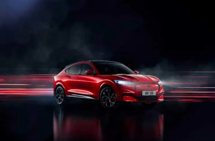 Ford prova a sfidare Tesla con la Mustang elettrica
