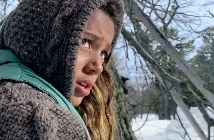 Una super battaglia di palle di neve nel nuovo spot di Apple