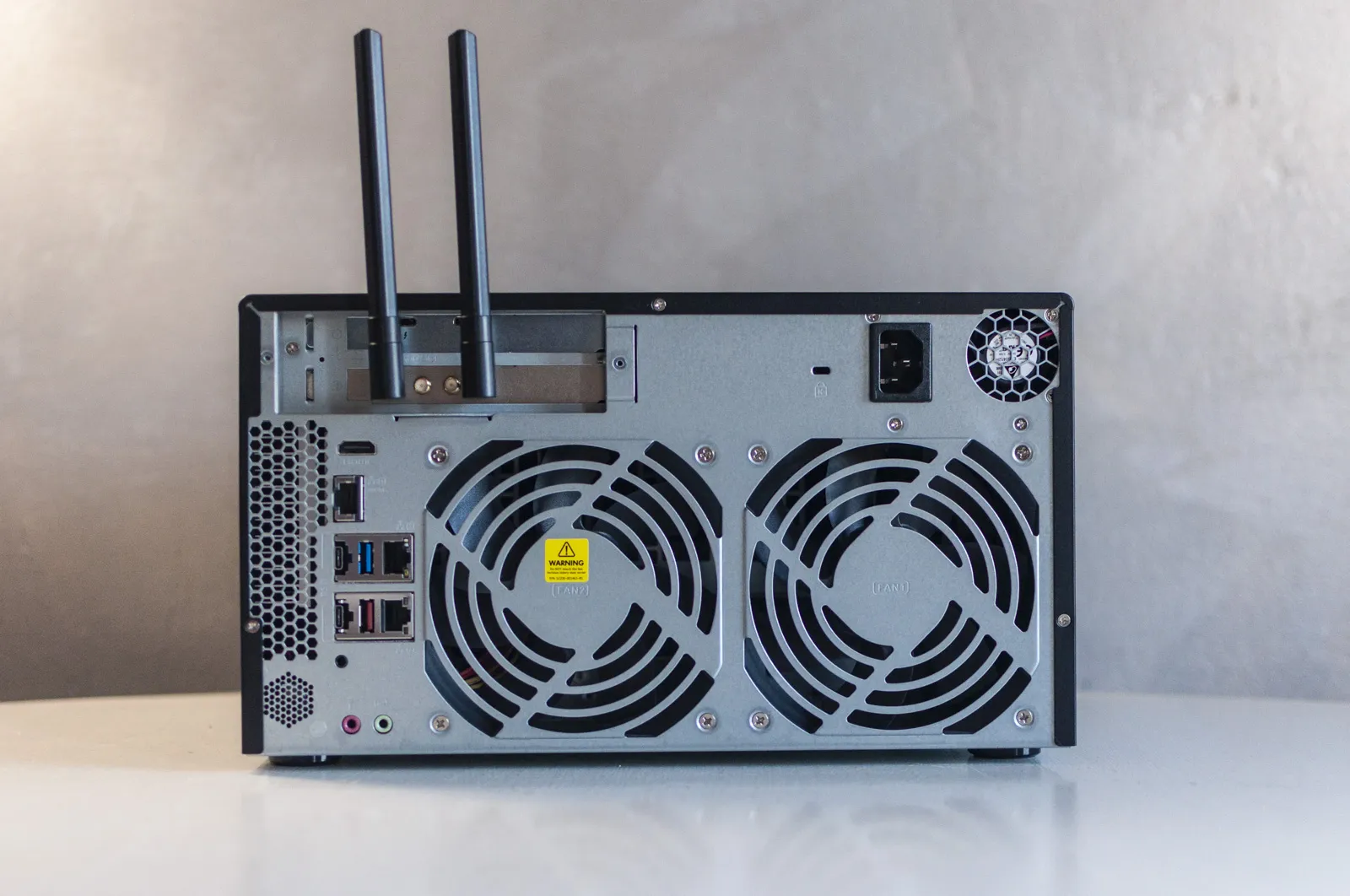 Recensione QNAP TVS-872XT, non chiamatelo solo NAS Recensione QNAP TVS-872XT, non chiamatelo solo NAS