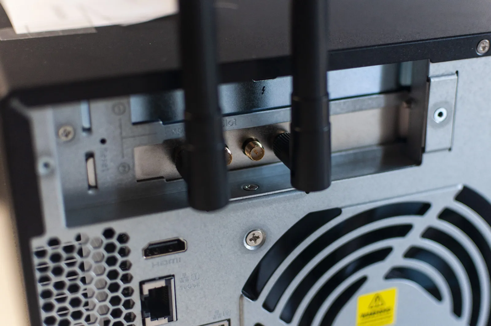 Recensione QNAP TVS-872XT, non chiamatelo solo NAS Recensione QNAP TVS-872XT, non chiamatelo solo NAS