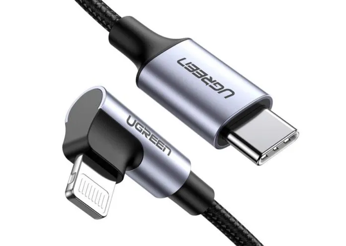 Cavo USB-C Lightning angolato, robusto e performante, in sconto a soli 11,99 euro