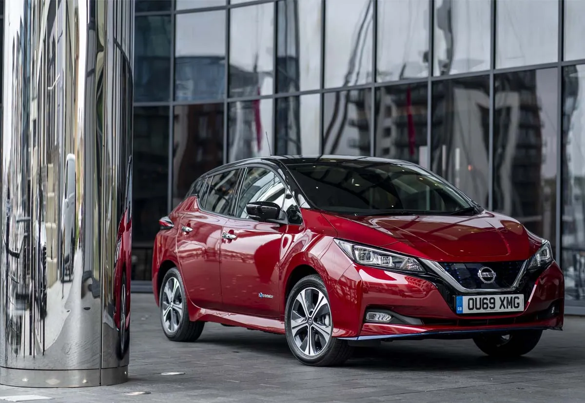 Nissan e Uber insieme per la mobilità a zero emissioni a Londra Nissan e Uber insieme per la mobilità a zero emissioni a Londra