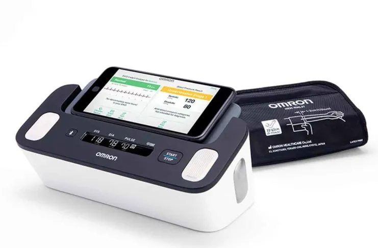 Omron Healthcare “Complete” è il primo misuratore di pressione digitale con elettrocardiografo incorporato