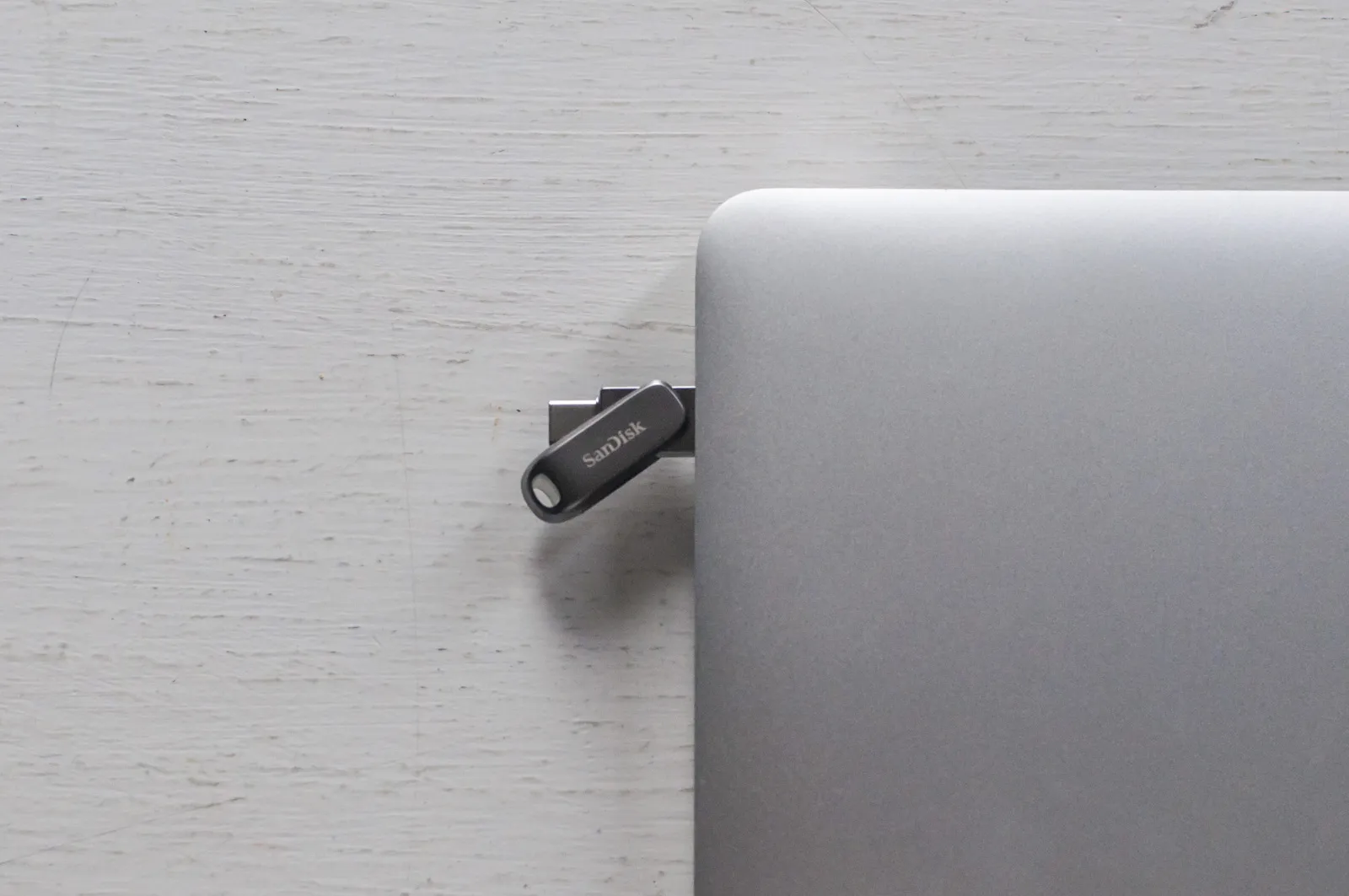 Recensione SanDisk Ultra Dual Drive Luxe USB-C, tutto lo spazio che vi serve nell’unghia di un dito Recensione SanDisk Ultra Dual Drive Luxe USB-C, tutto lo spazio che vi serve nell’unghia di un dito