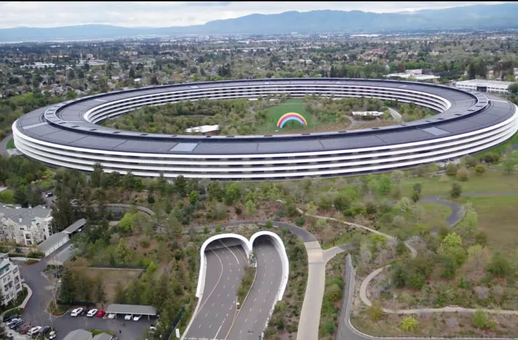 Video con il drone nell’Apple Park mostra il campus di Apple deserto per via del coronavirus