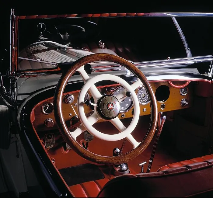 Dalle prime auto senza volante a quelle con volante capacitivo Dalle prime auto senza volante a quelle con volante capacitivo