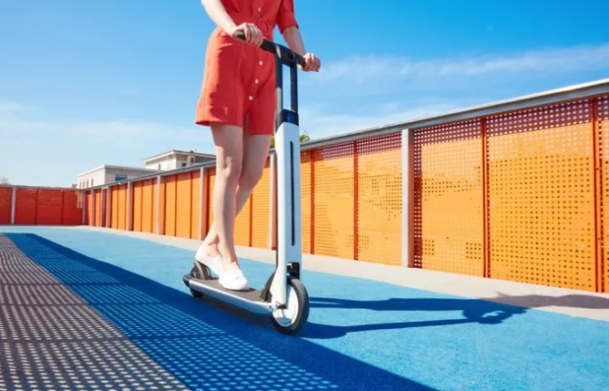 Segway Air T15, il monopattino elettrico peso piuma approda su Kickstarter Segway Air T15, il monopattino elettrico peso piuma approda su Kickstarter