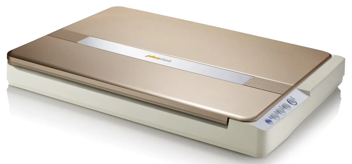 Plustek OpticSlim 1680 è lo scanner di grande formato per Mac e PC Plustek OpticSlim 1680 è lo scanner di grande formato per Mac e PC