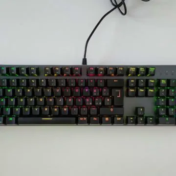 Recensione Aukey KM-G12, la tastiera meccanica per il gaming che non ti aspetti
