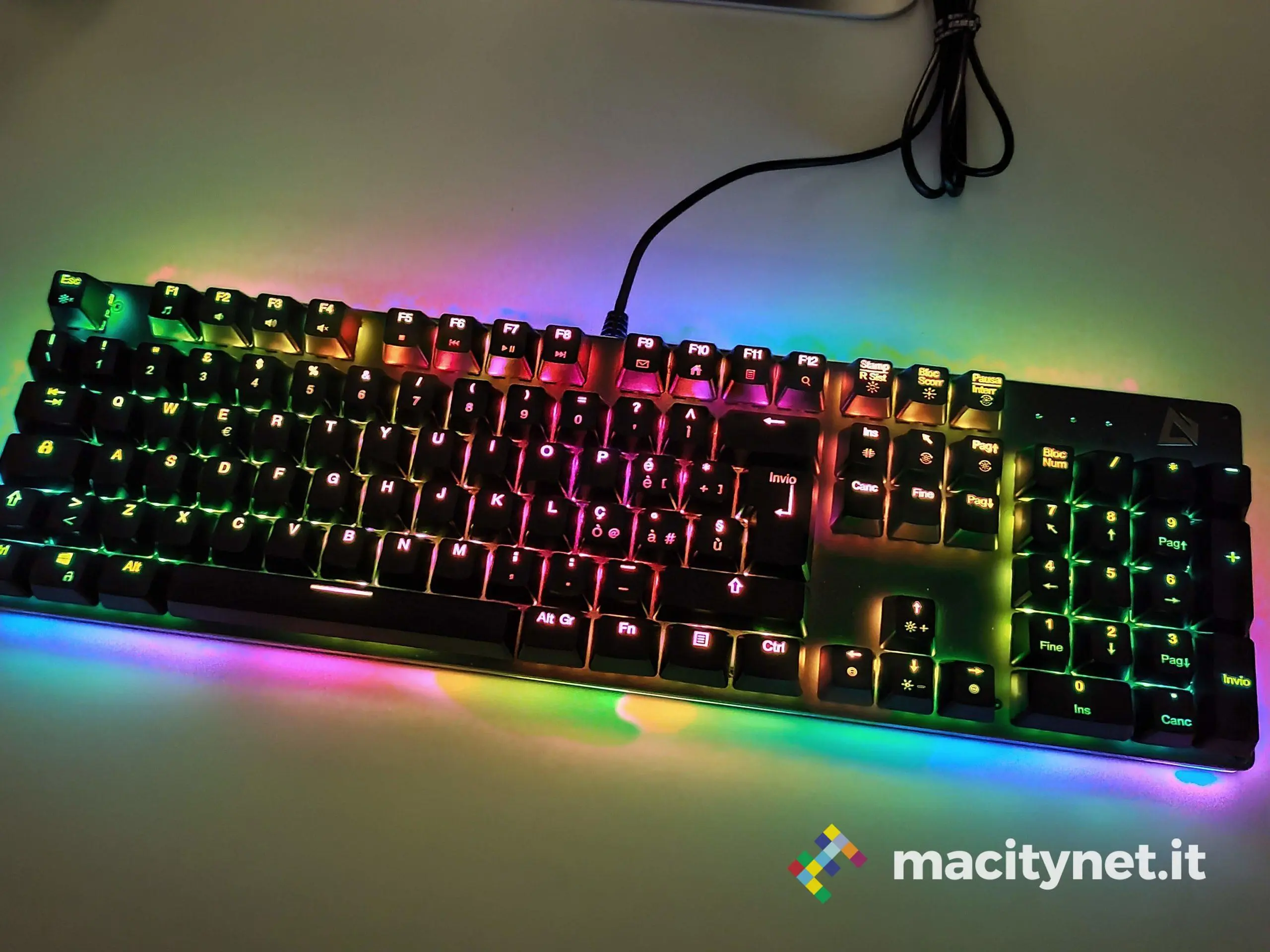 Recensione Aukey KM-G12, la tastiera meccanica per il gaming che non ti aspetti Recensione Aukey KM-G12, la tastiera meccanica per il gaming che non ti aspetti