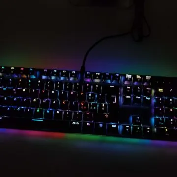 Recensione Aukey KM-G12, la tastiera meccanica per il gaming che non ti aspetti