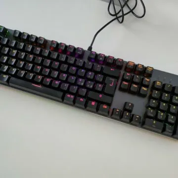 Recensione Aukey KM-G12, la tastiera meccanica per il gaming che non ti aspetti
