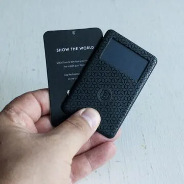 Recensione Ekster Tracker Card, un GPS vestito da sera