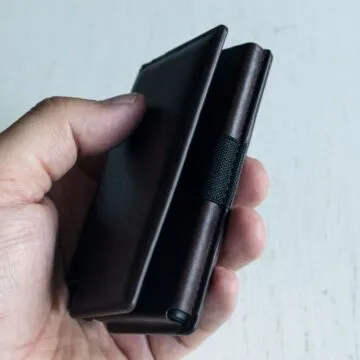 Recensione Ekster Tracker Card, un GPS vestito da sera