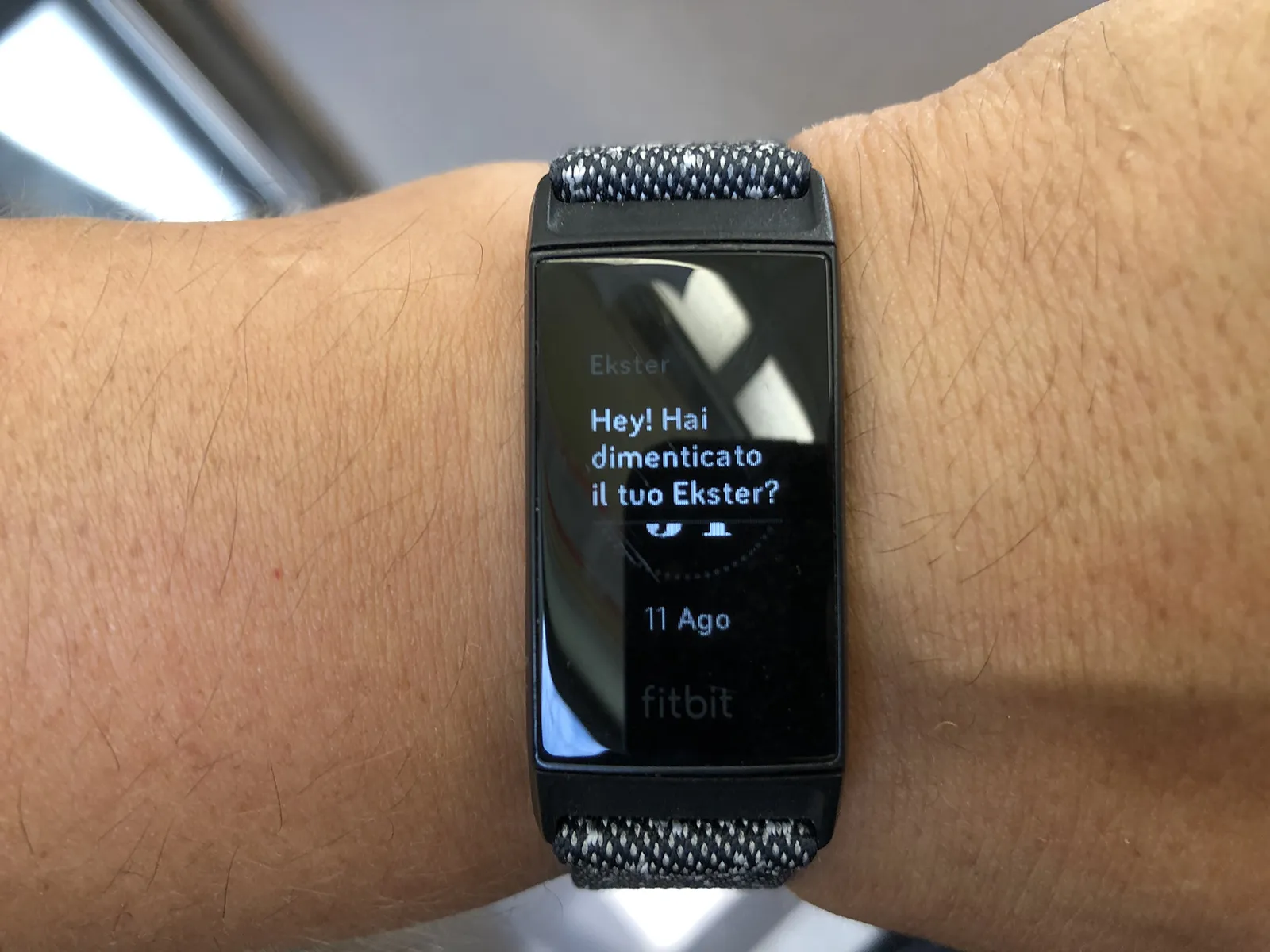 Recensione Ekster Tracker Card, un GPS vestito da sera Recensione Ekster Tracker Card, un GPS vestito da sera