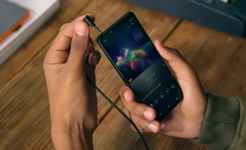 Sony presenta Xperia 5 II: il 5G che fa della fotografia, gaming e intrattenimento il suo forte Sony presenta Xperia 5 II: il 5G che fa della fotografia, gaming e intrattenimento il suo forte