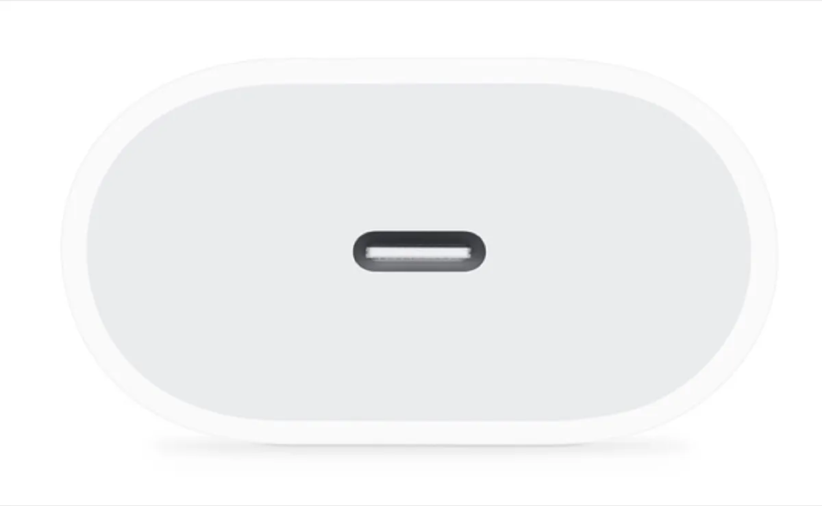 Apple lancia l’alimentatore USB-C da 20 W Apple lancia l’alimentatore USB-C da 20 W