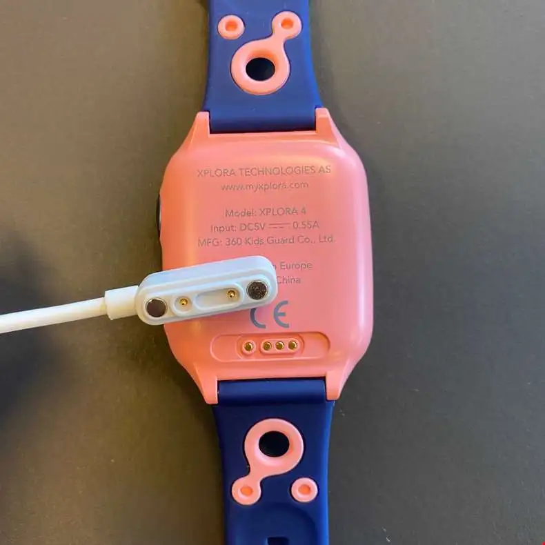 Una backdoor in uno smartwatch per bambini consente di origliare l’audio e scattare foto da remoto