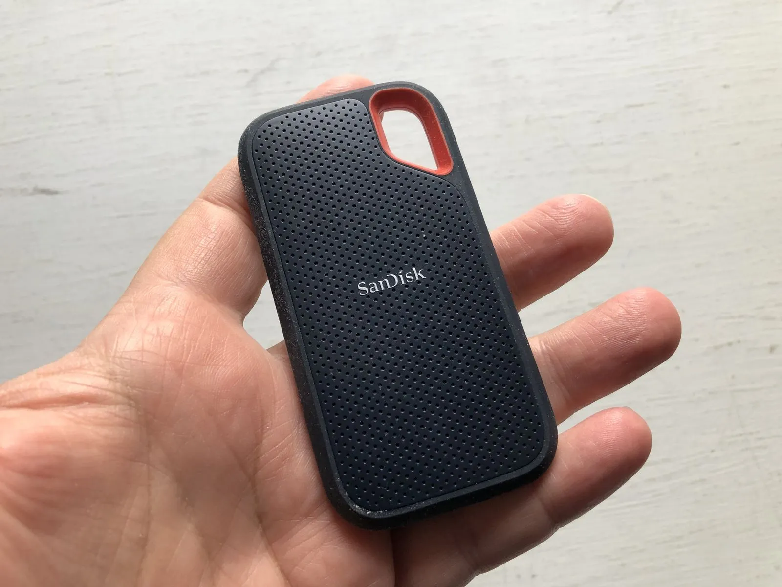 Recensione SSD portatile SanDisk Extreme V2, l’Adventure Time dell’archiviazione via SSD Recensione SSD portatile SanDisk Extreme V2, l’Adventure Time dell’archiviazione via SSD