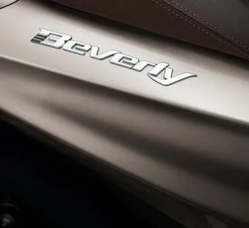 Il Piaggio Beverly si rinnova con sistema keyless e strumentazione digitale