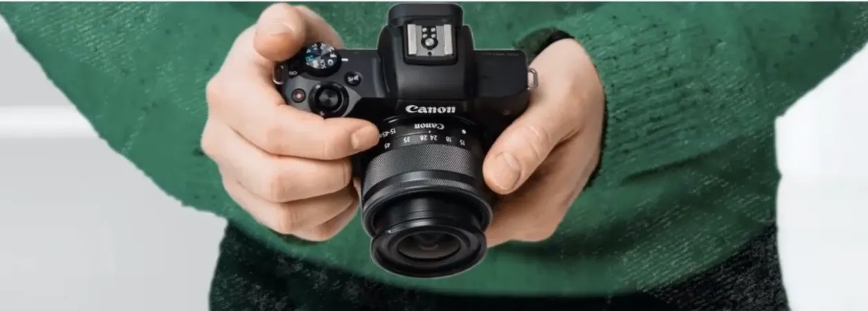 EOS M50 Mark II Canon: pensata per i Vlogger e lo smart working EOS M50 Mark II Canon: pensata per i Vlogger e lo smart working