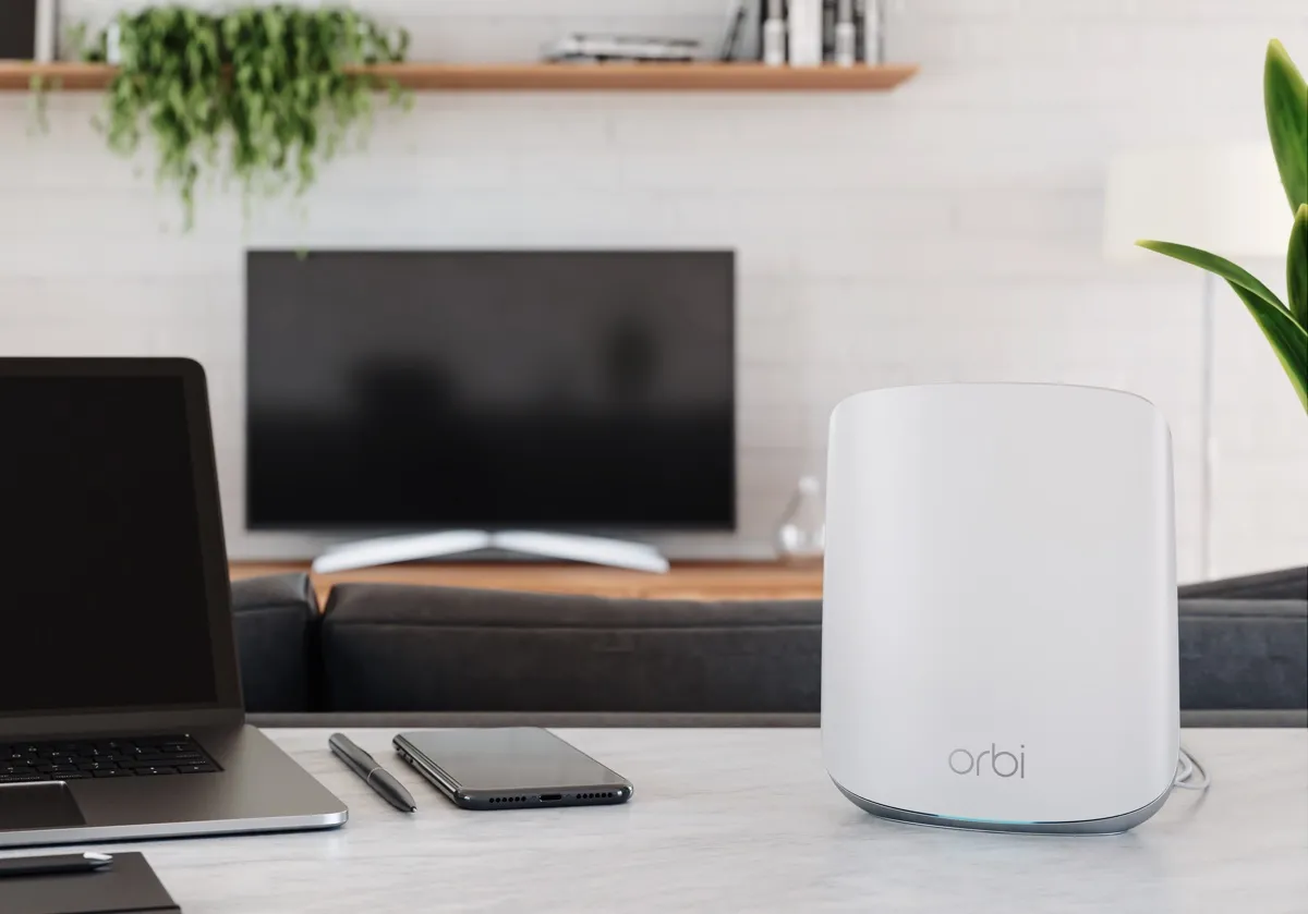 Netgear Orbi RBK353 porta il Wi-Fi 6 mesh in casa e piccole aziende Netgear Orbi RBK353 porta il Wi-Fi 6 mesh in casa e piccole aziende