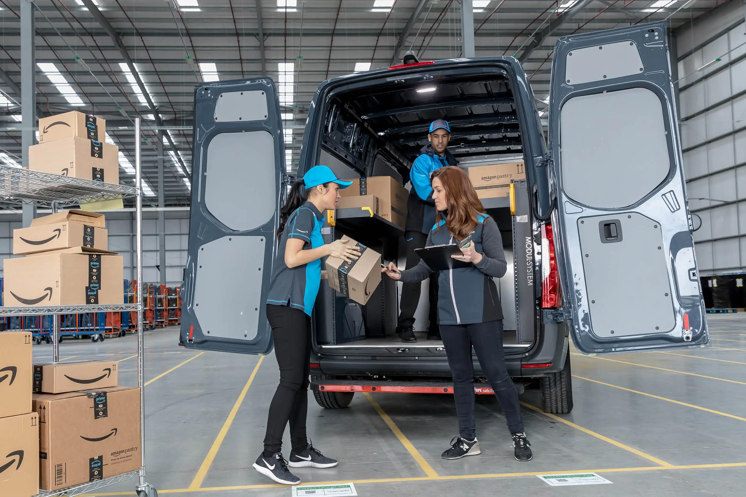 Amazon, sostegno alle imprenditrici per avviare azienda di consegne Amazon, sostegno alle imprenditrici per avviare azienda di consegne