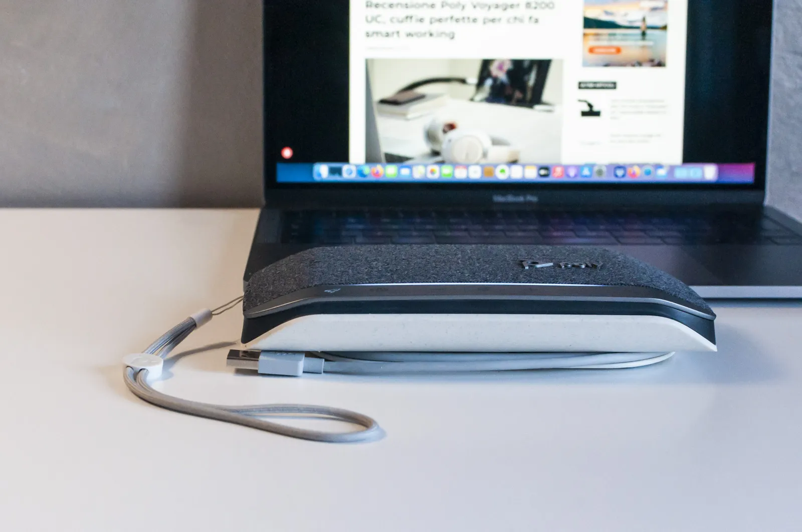 Recensione Poly Sync 20, il maggiordomo elegante per Teams e Zoom Recensione Poly Sync 20, il maggiordomo elegante per Teams e Zoom