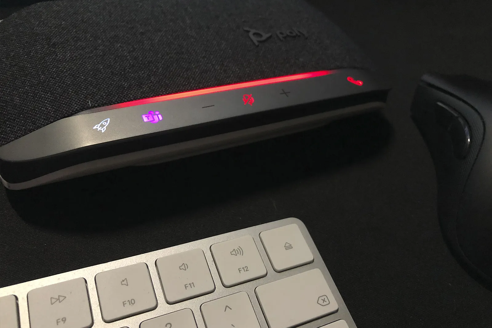 Recensione Poly Sync 20, il maggiordomo elegante per Teams e Zoom Recensione Poly Sync 20, il maggiordomo elegante per Teams e Zoom