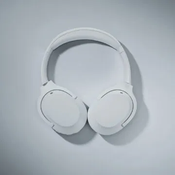 Recensione Razer Opus X, grinta, colori e tanta tecnologica per musica e giochi