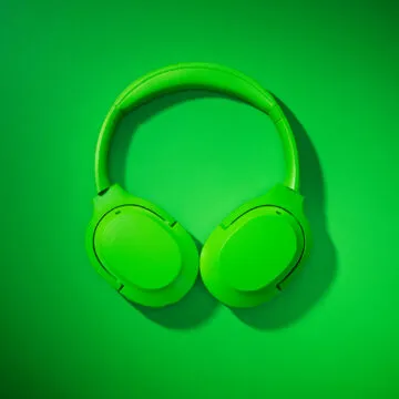 Recensione Razer Opus X, grinta, colori e tanta tecnologica per musica e giochi