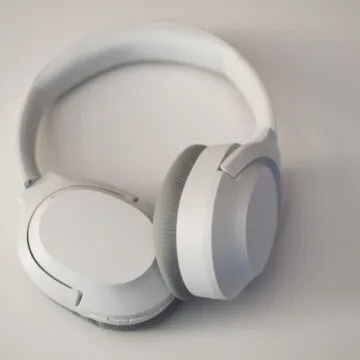 Recensione Razer Opus X, grinta, colori e tanta tecnologica per musica e giochi