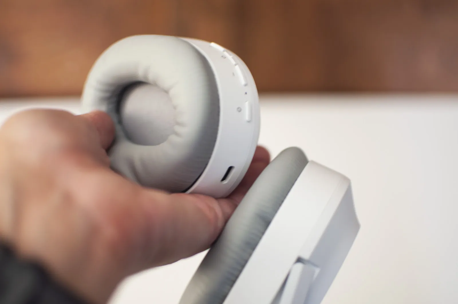 Recensione Razer Opus X, grinta, colori e tanta tecnologica per musica e giochi Recensione Razer Opus X, grinta, colori e tanta tecnologica per musica e giochi