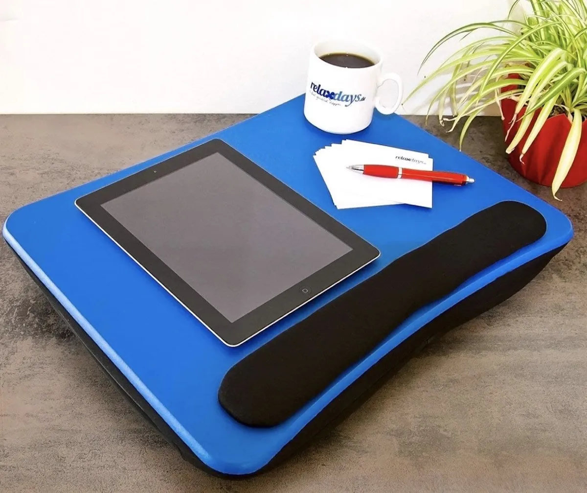 Quattro accessori per non scottarsi le gambe con il portatile