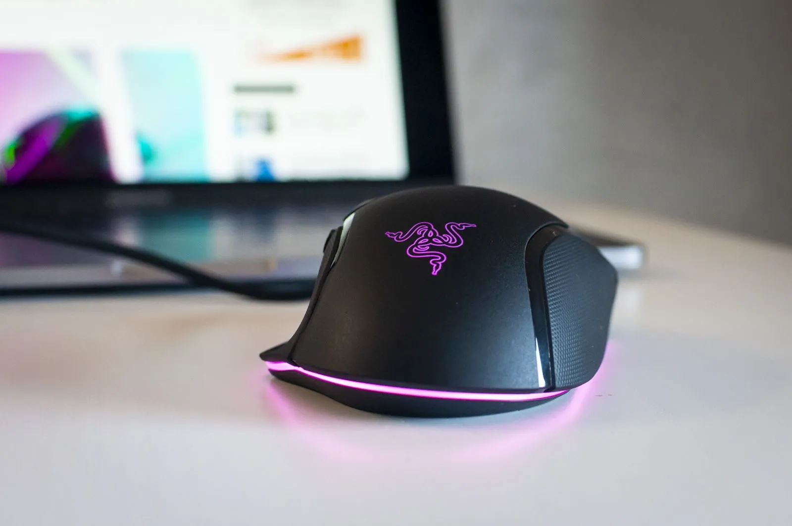 Recensione Razer Basilisk V3, top della precisione ora più personalizzabile Recensione Razer Basilisk V3, top della precisione ora più personalizzabile