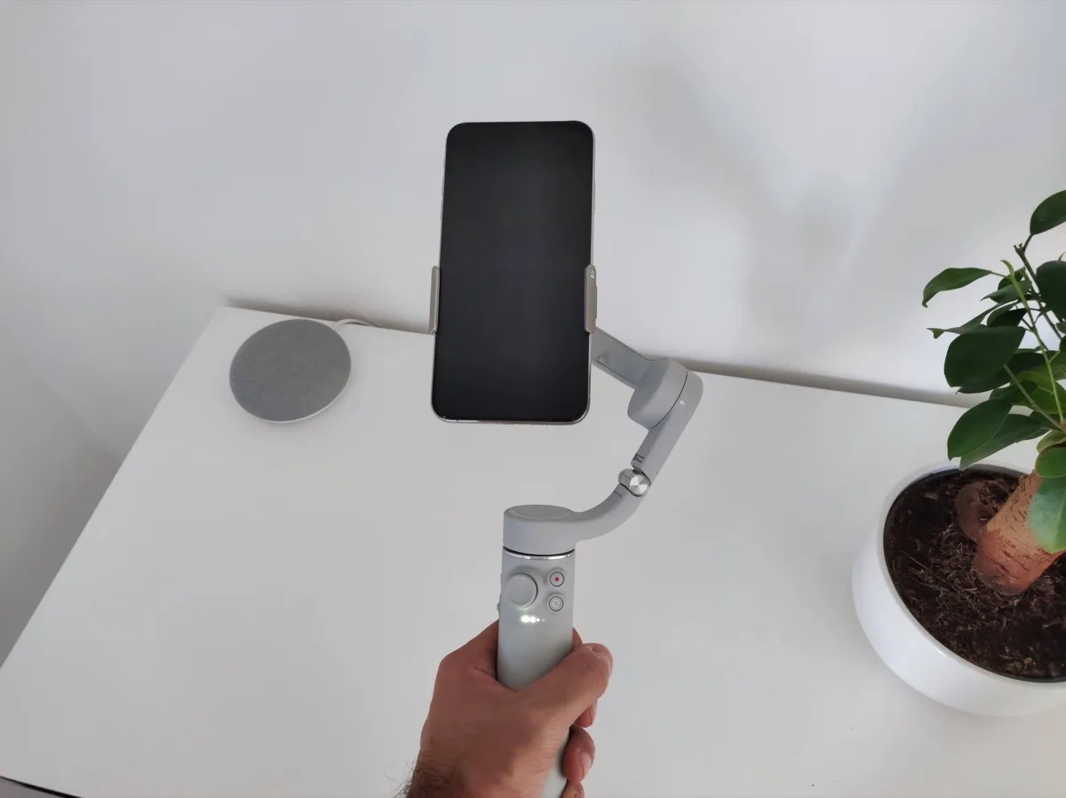 Recensione DJI OM5, il gimbal che vola alto Recensione DJI OM5, il gimbal che vola alto