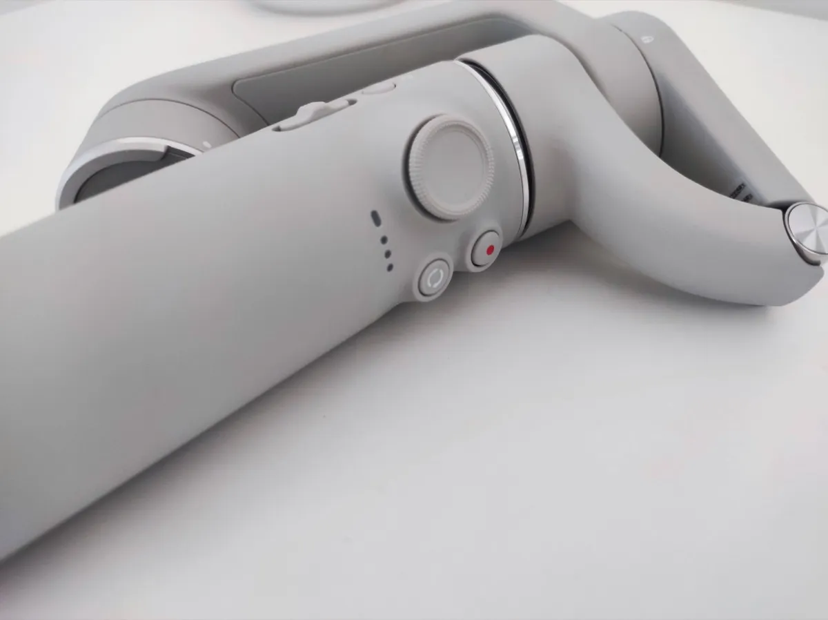 Recensione DJI OM5, il gimbal che vola alto Recensione DJI OM5, il gimbal che vola alto