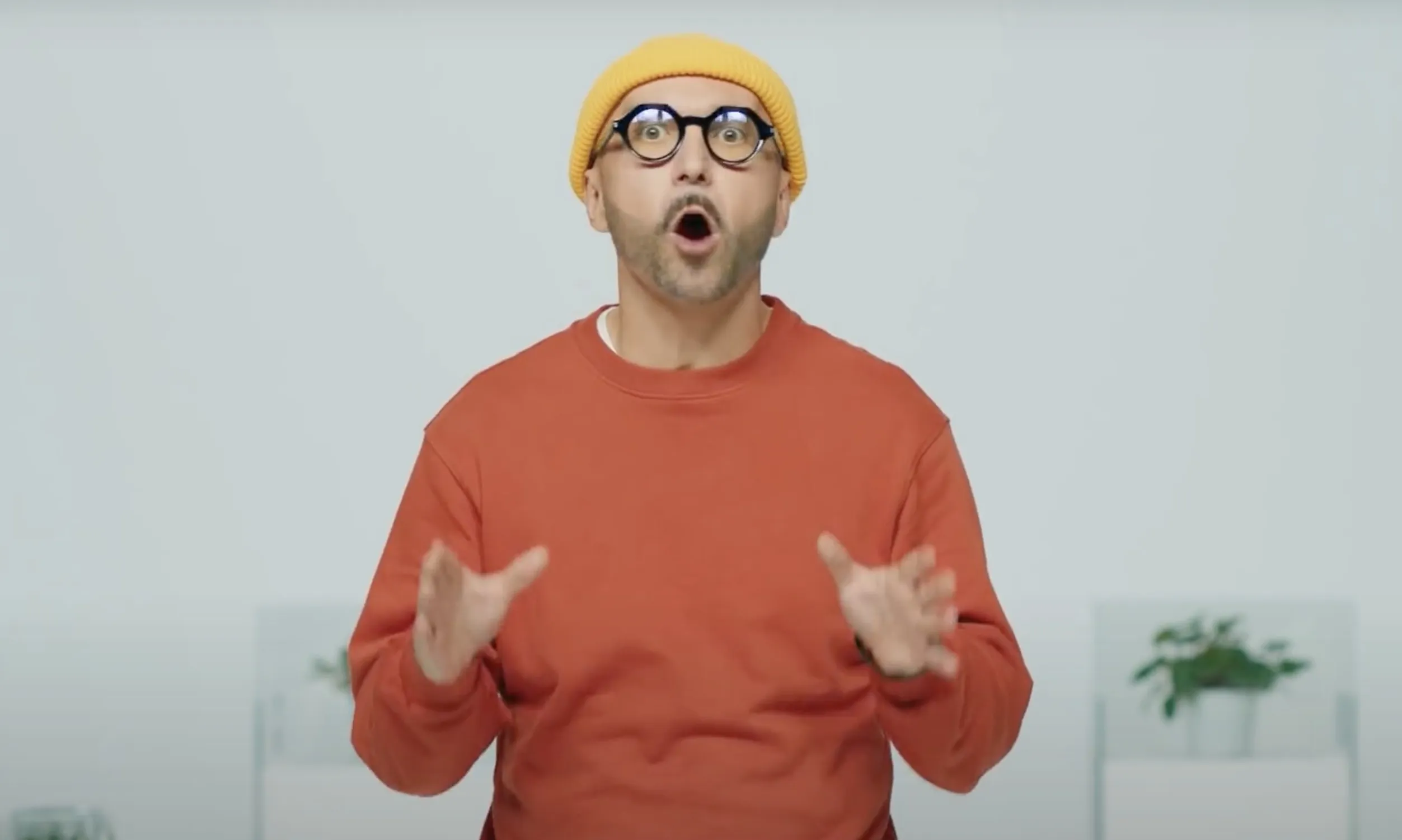 Dopo questo video di Maccio Capatonda non guarderete più un Keynote Apple allo stesso modo Dopo questo video di Maccio Capatonda non guarderete più un Keynote Apple allo stesso modo